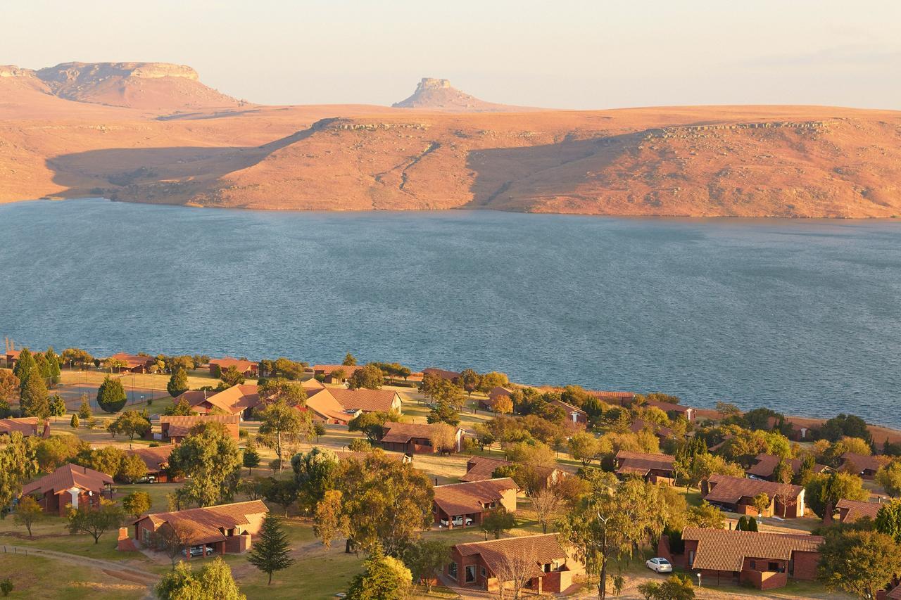 First Group Qwantani Hotel Harrismith Exterior foto